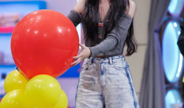 女主穿到娱乐圈吃瓜,女主的吃瓜日常